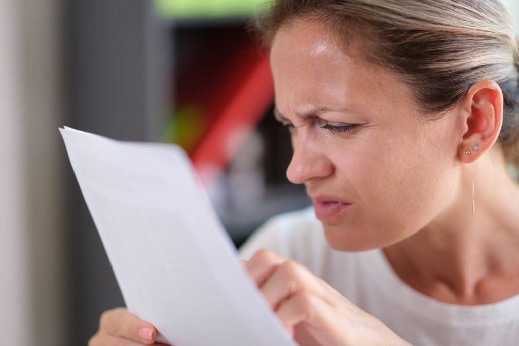 focused-female-trying-tead-text