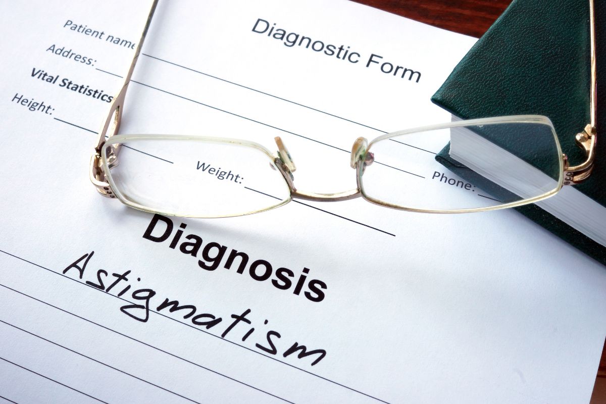 diagnosis-list-with-astigmatism-and-glasses