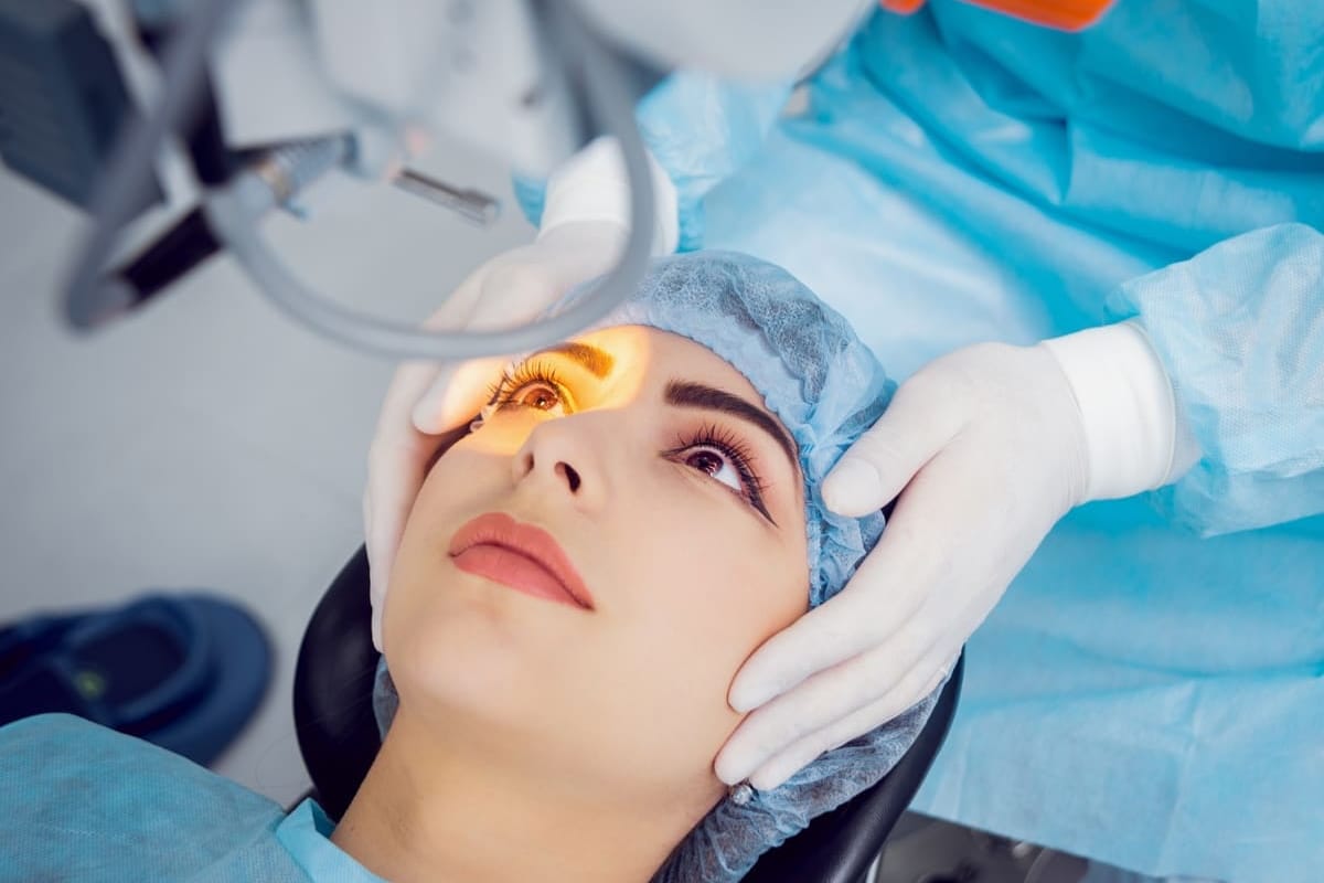 woman-having-laser-eye-surgery