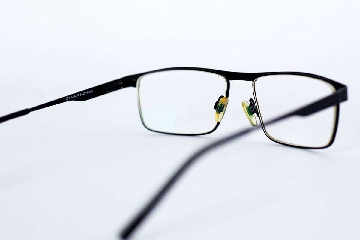 eyeglasses-on-white-background