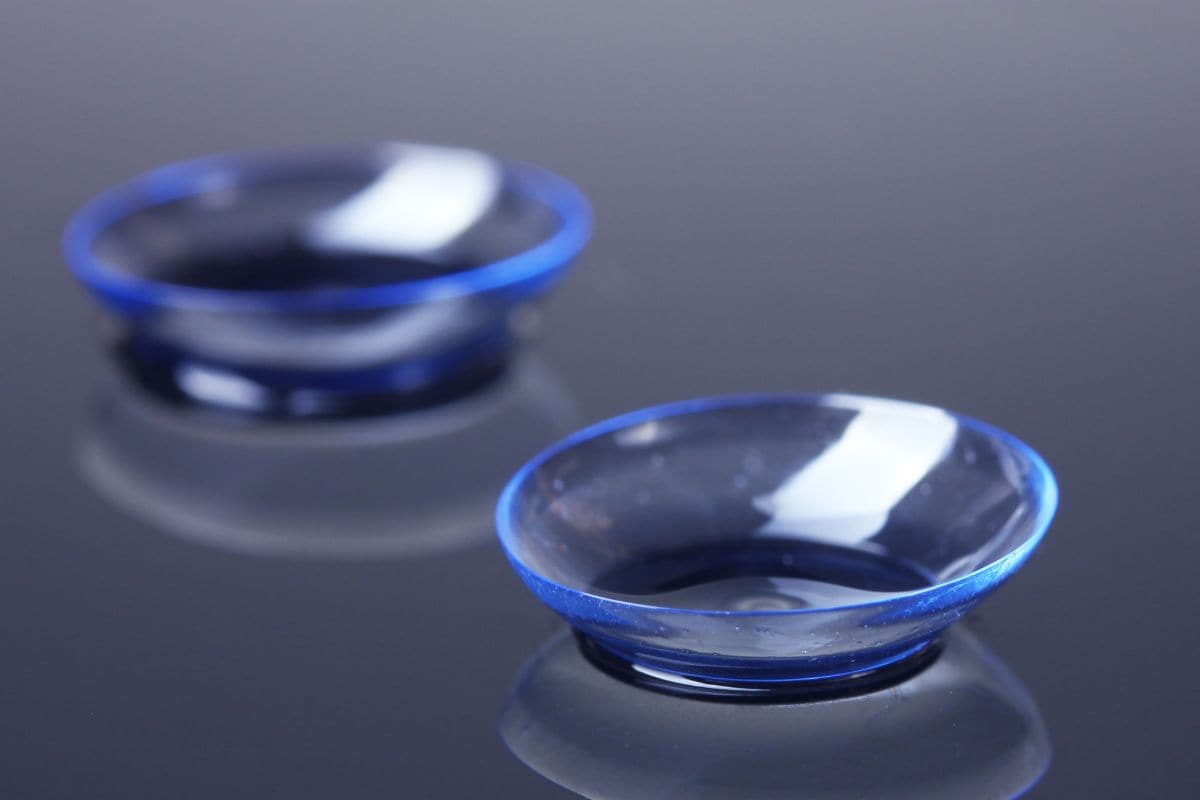 contact-lens-on-grey-background