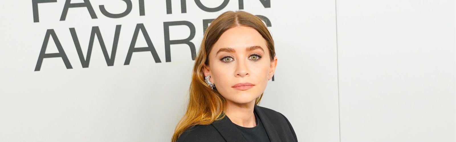 {{mpg_meta_title_celeb}}
