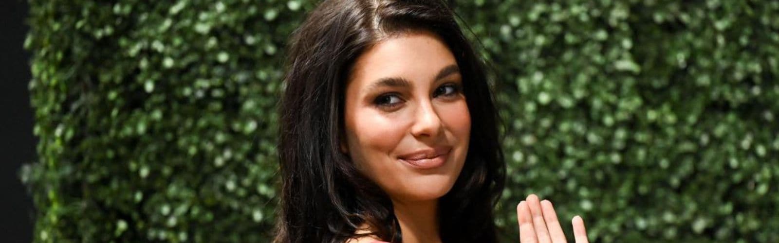 {{mpg_meta_title_celeb}}