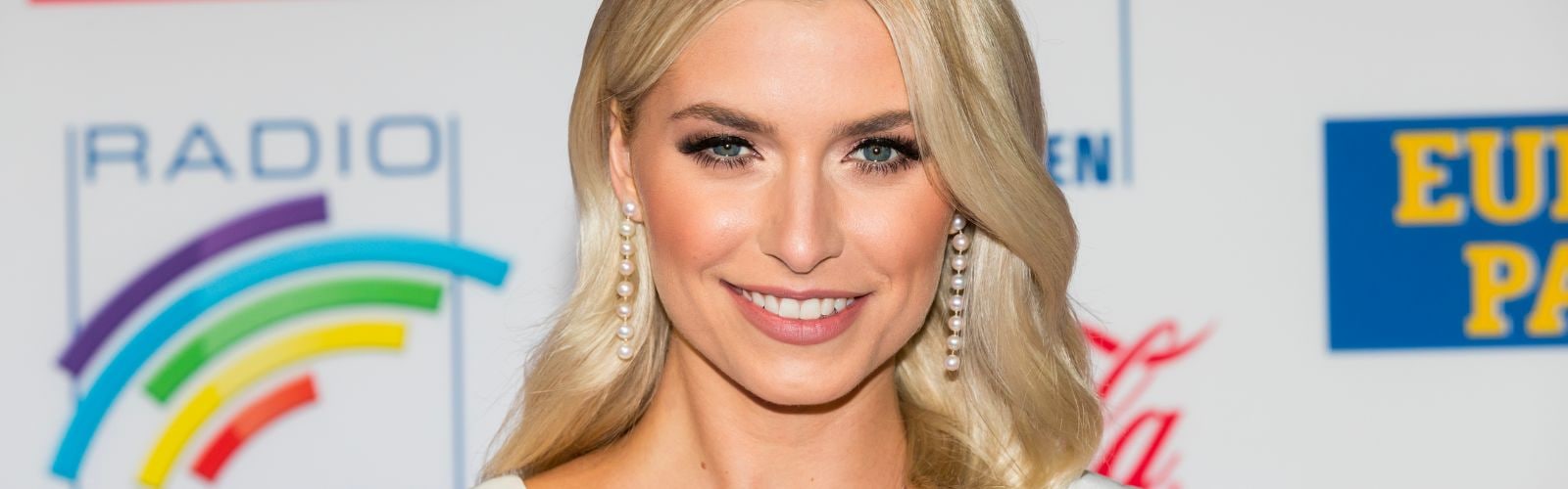 {{mpg_meta_title_celeb}}