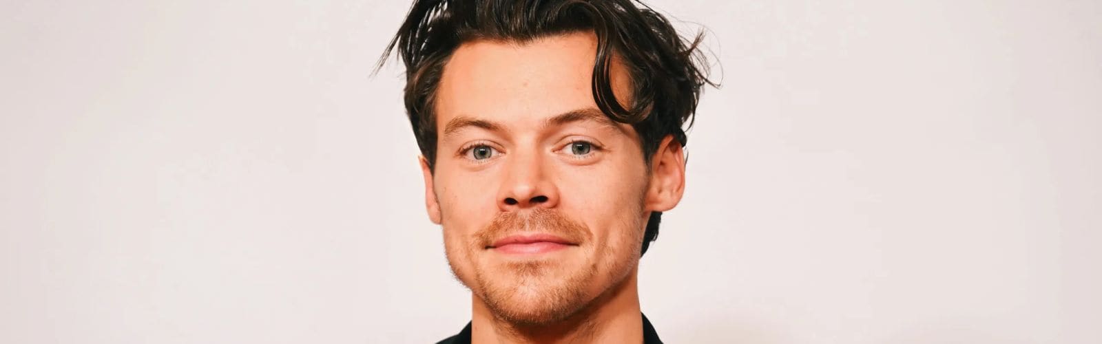 Harry Styles Glasses Plus Net Worth, Personal Life, Latest Activities & More