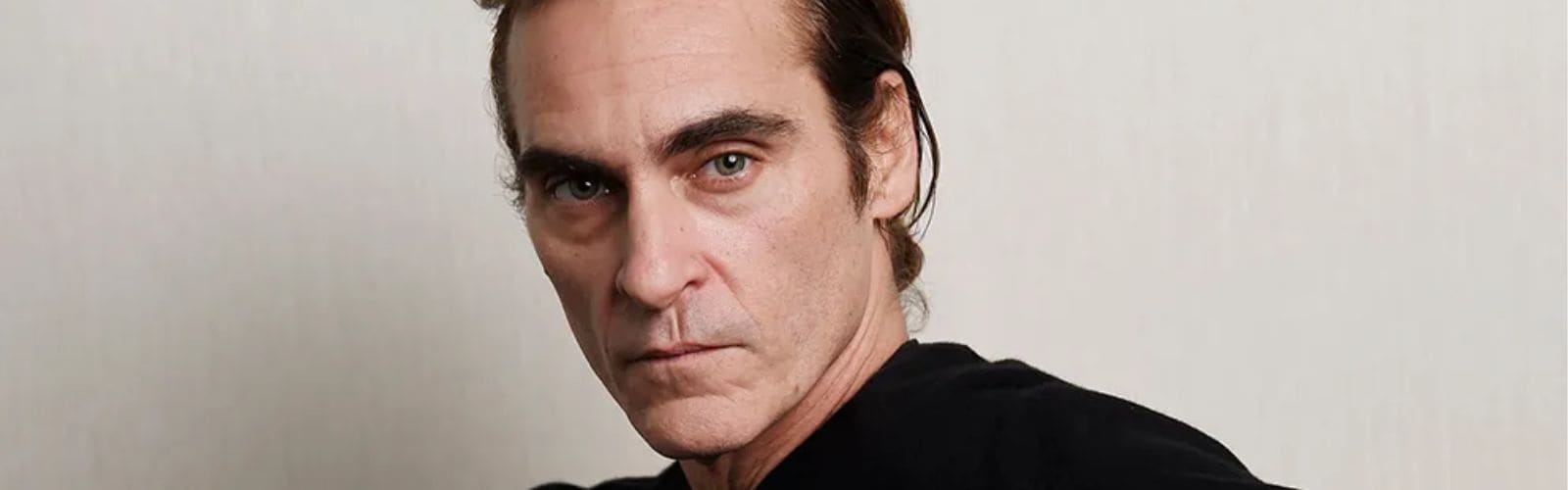Joaquin Phoenix Glasses Plus Net Worth, Height, Movies & More