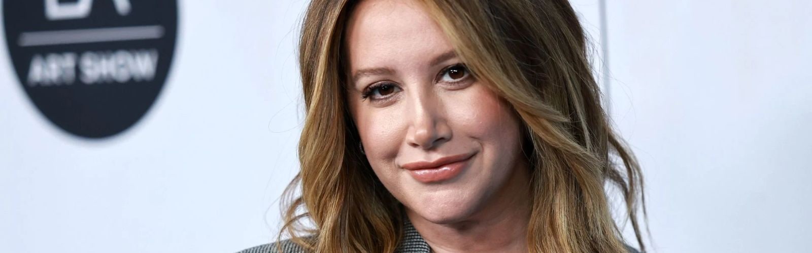 {{mpg_meta_title_celeb}}