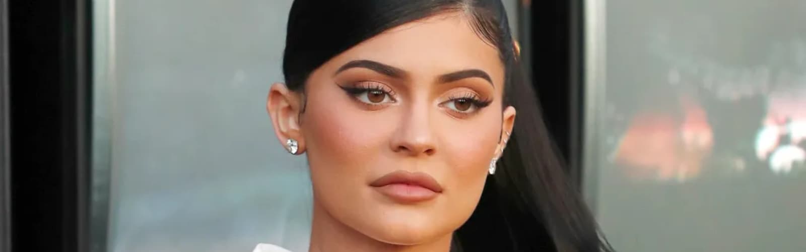 Kylie Jenner Glasses Plus Net Worth, Personal Life, Latest Activities & More