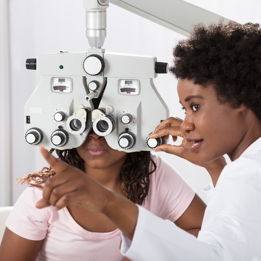woman-getting-an-eye-exam