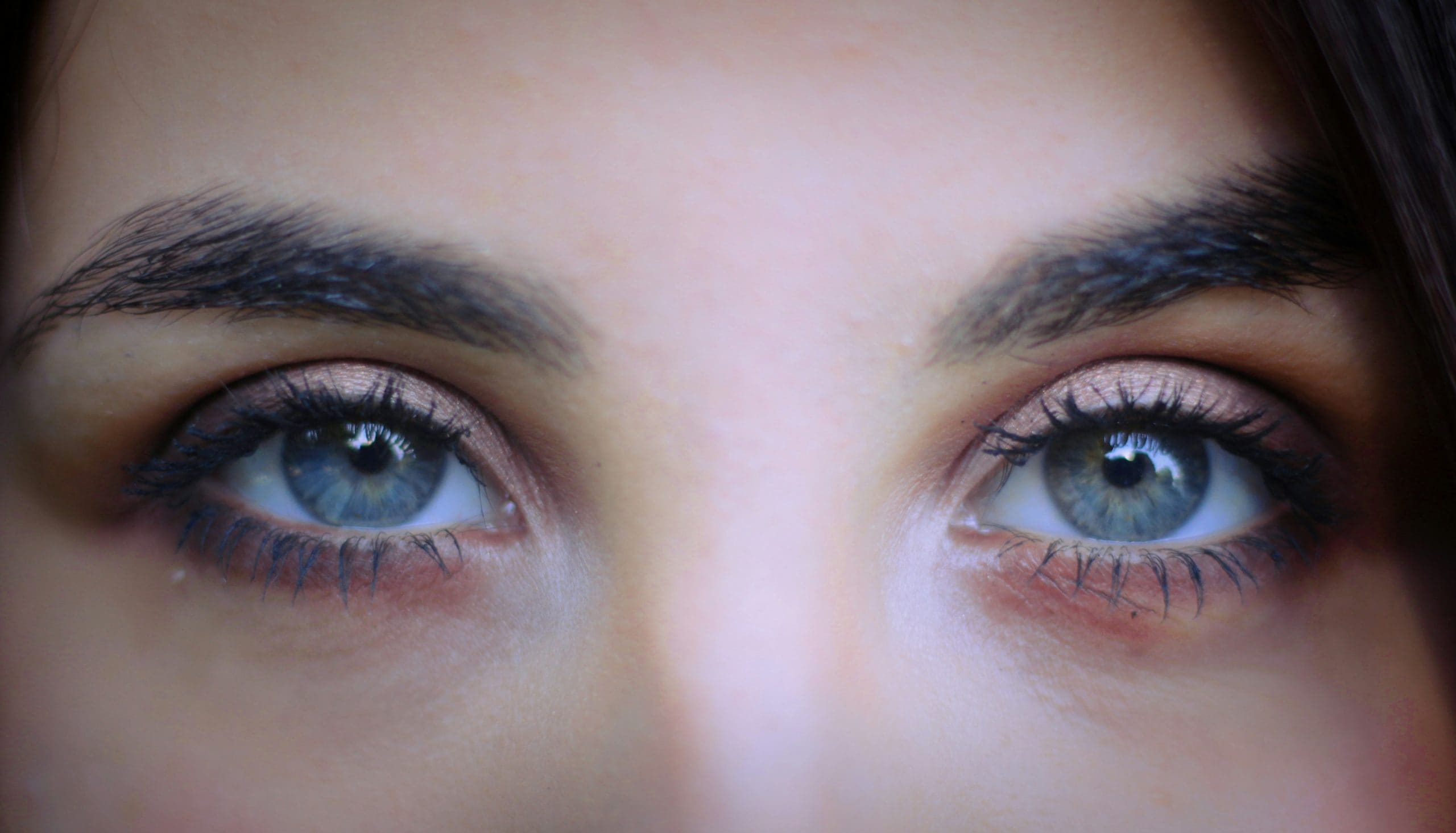The Best Contact Lenses for Dry Eyes, According to Doctors